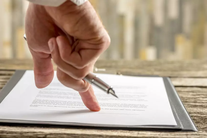 Family meeting with legal advisor, showing when a Will is crucial—highlighting Trusted Will Writing Horley for essential life planning.
